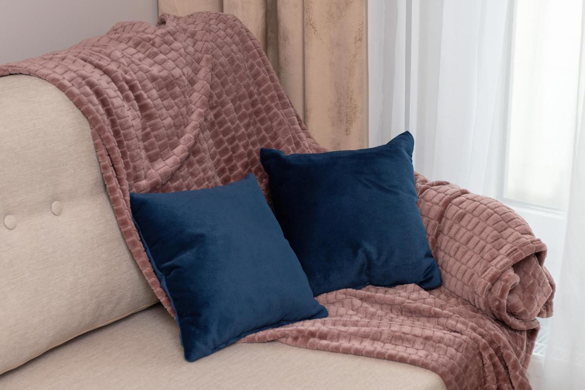 Comfortable And Stylish In By Renters * Danzig
