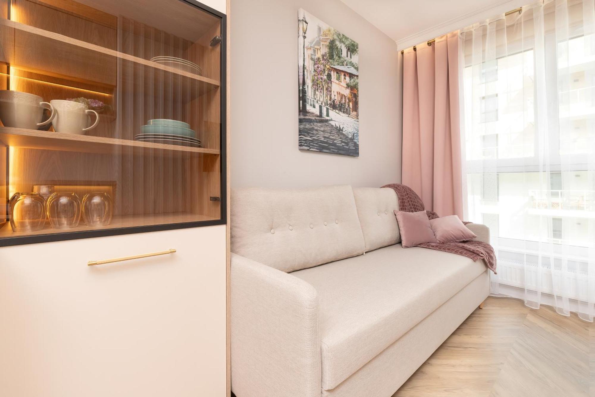 Comfortable And Stylish In By Renters Apartmán