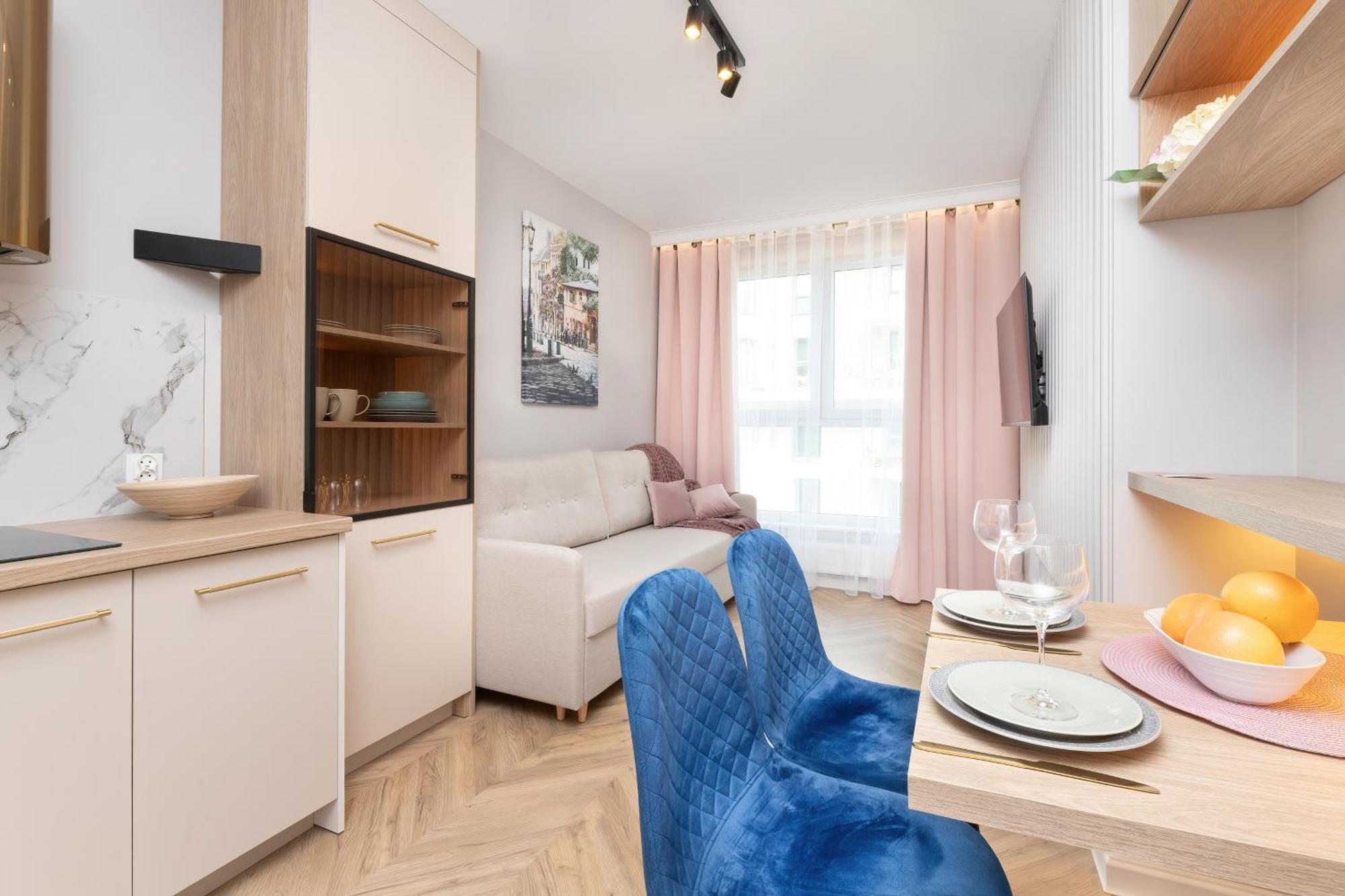 Comfortable And Stylish In By Renters Apartment *
