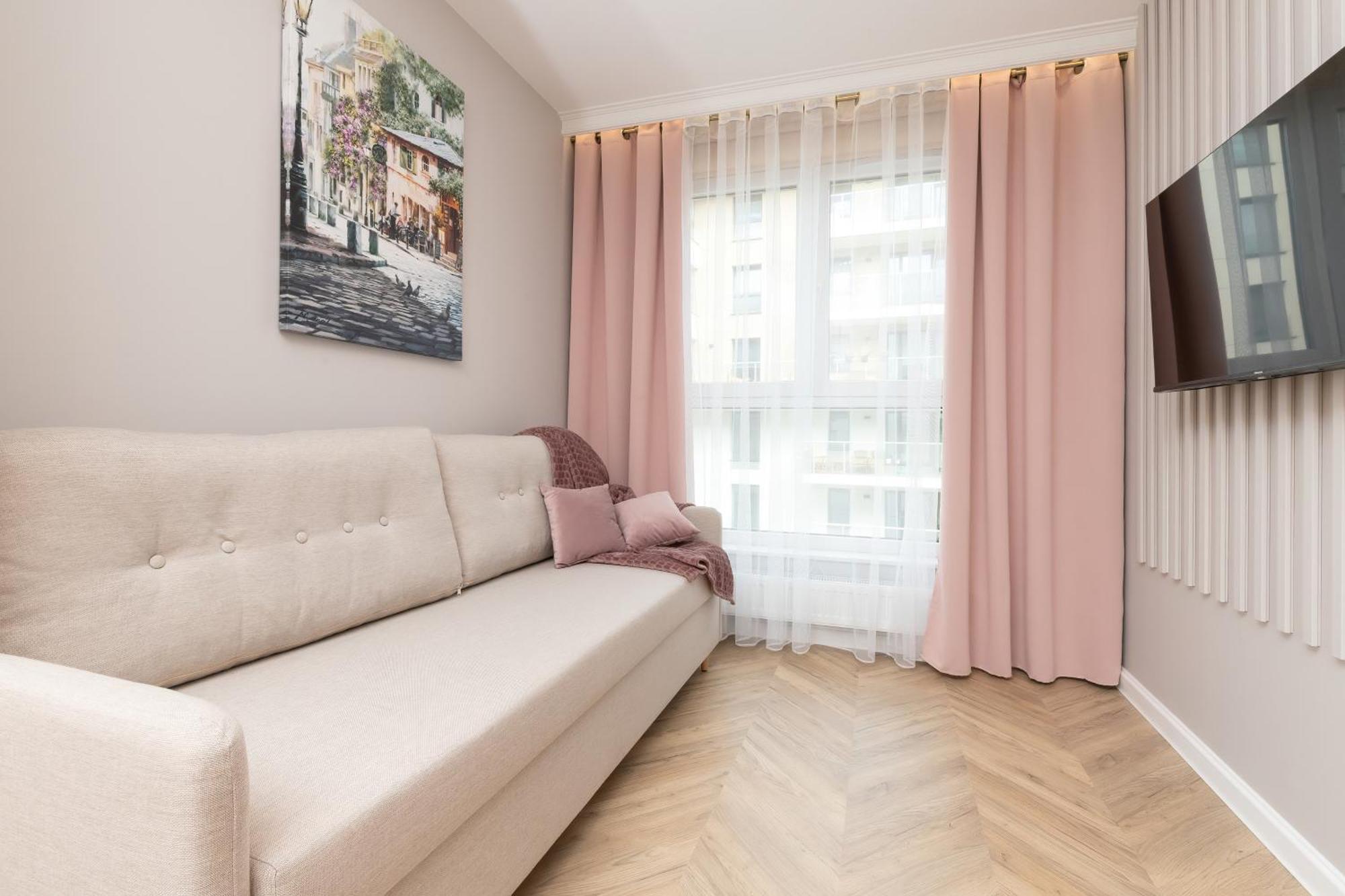 Comfortable And Stylish In By Renters * Danzig