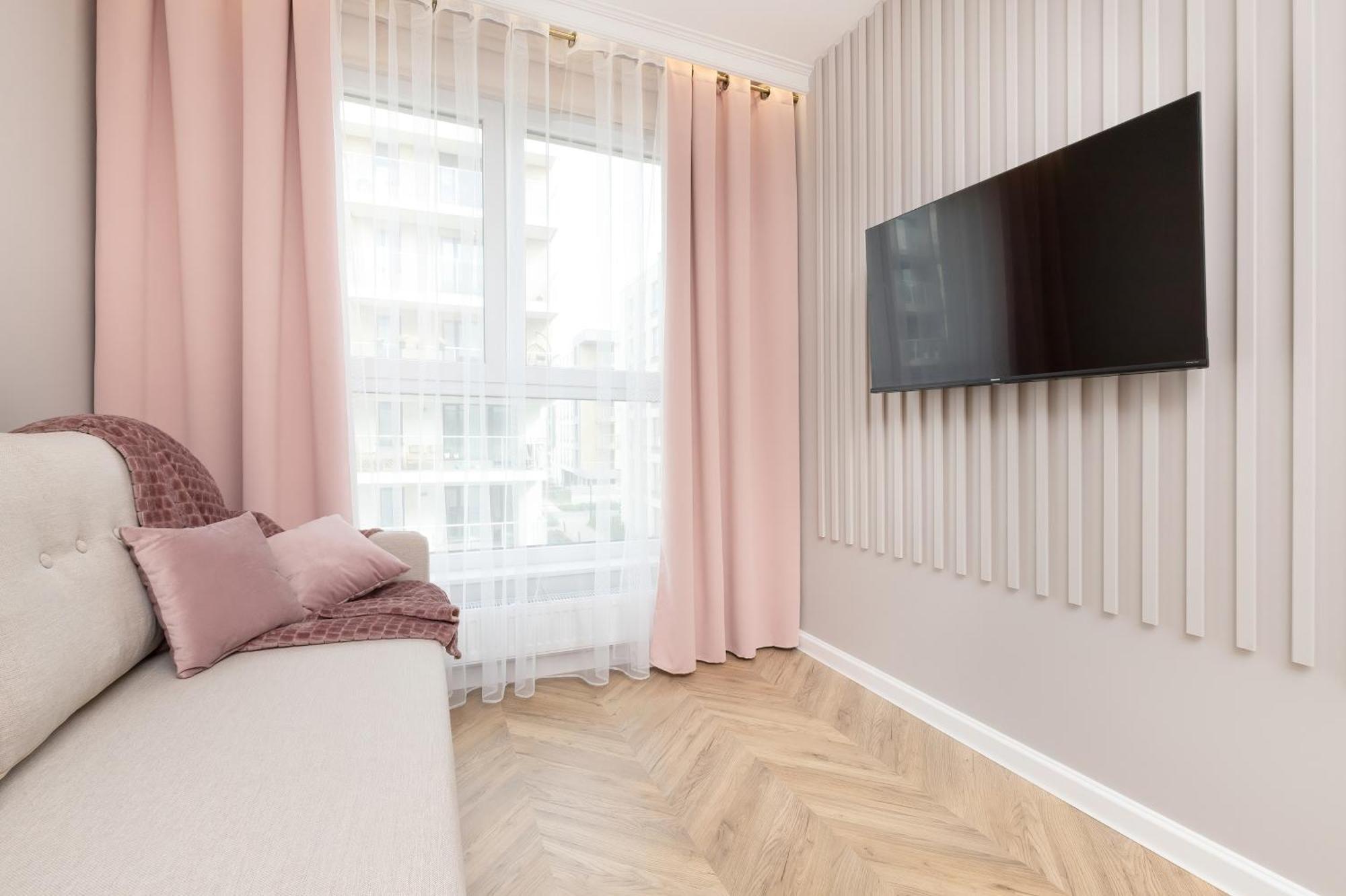 Comfortable And Stylish In By Renters Apartmán
