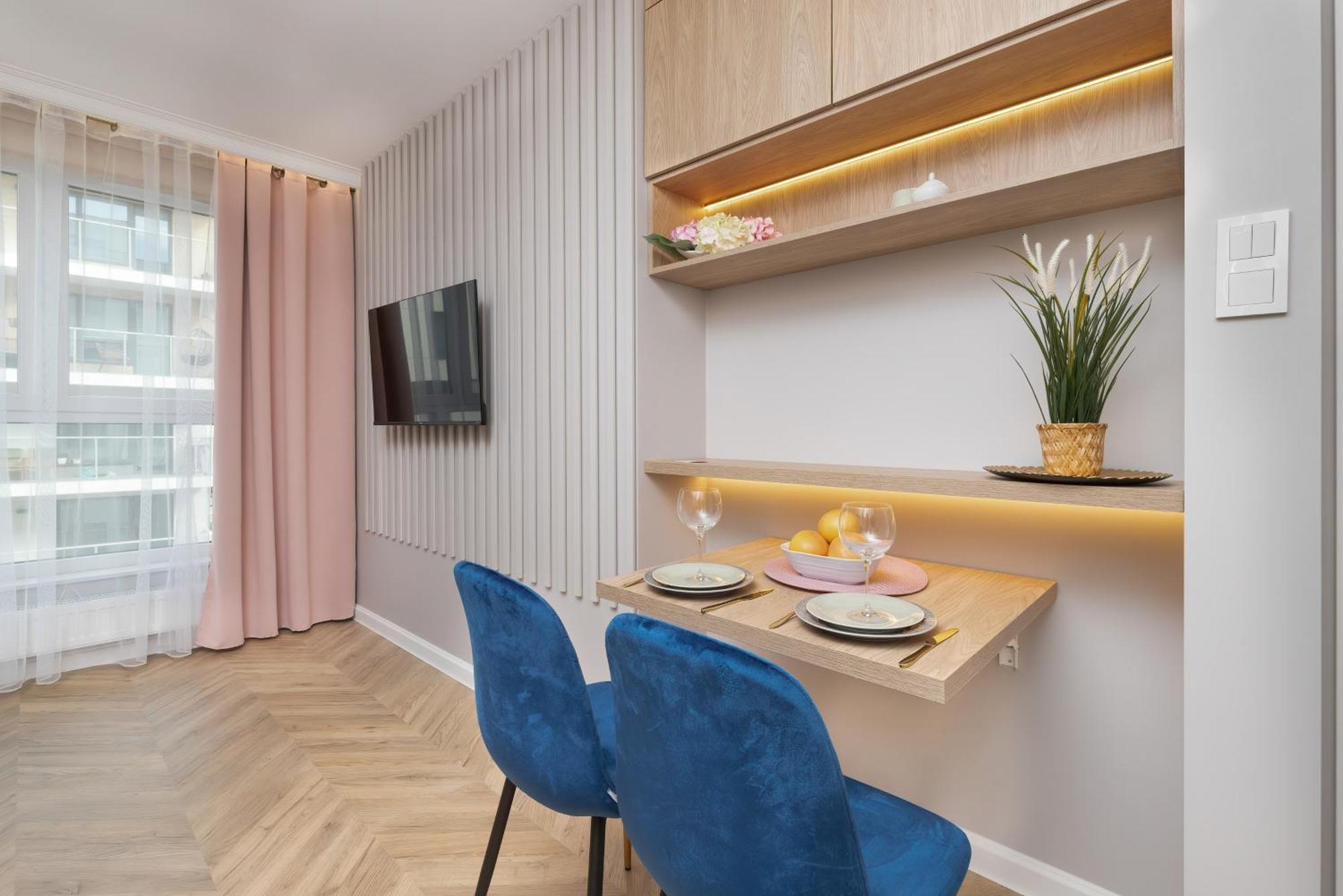 Comfortable And Stylish In By Renters * Danzig